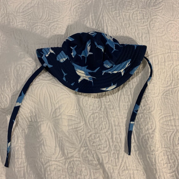 Hanna Andersson floppy toddler sun hat. So cute hardly worm! Blue with sharks. - Picture 1 of 6